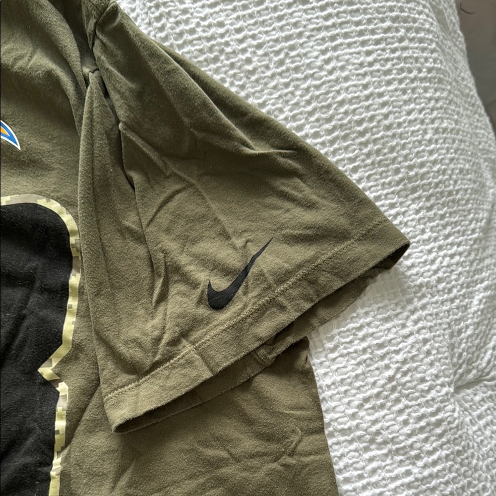 Nike Green and Black LA Chargers Short Sleeve Tee - Picture 3 of 5